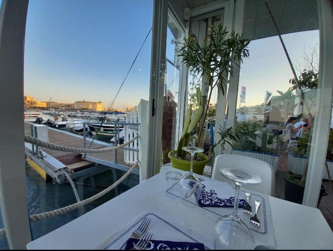 Virginia Hotel Сиракуза Екстериор снимка